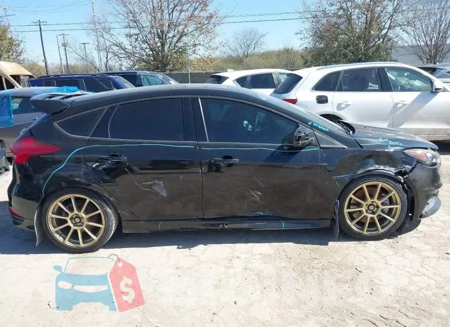 1FADP3L92JL220352 Photo# 13