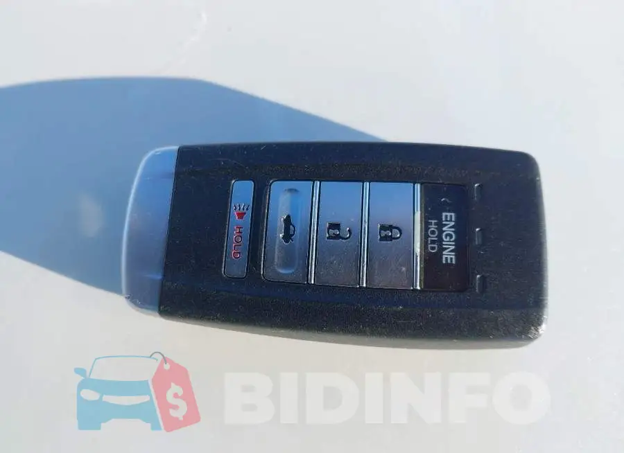 19UUB2F57JA006207 Photo# 11