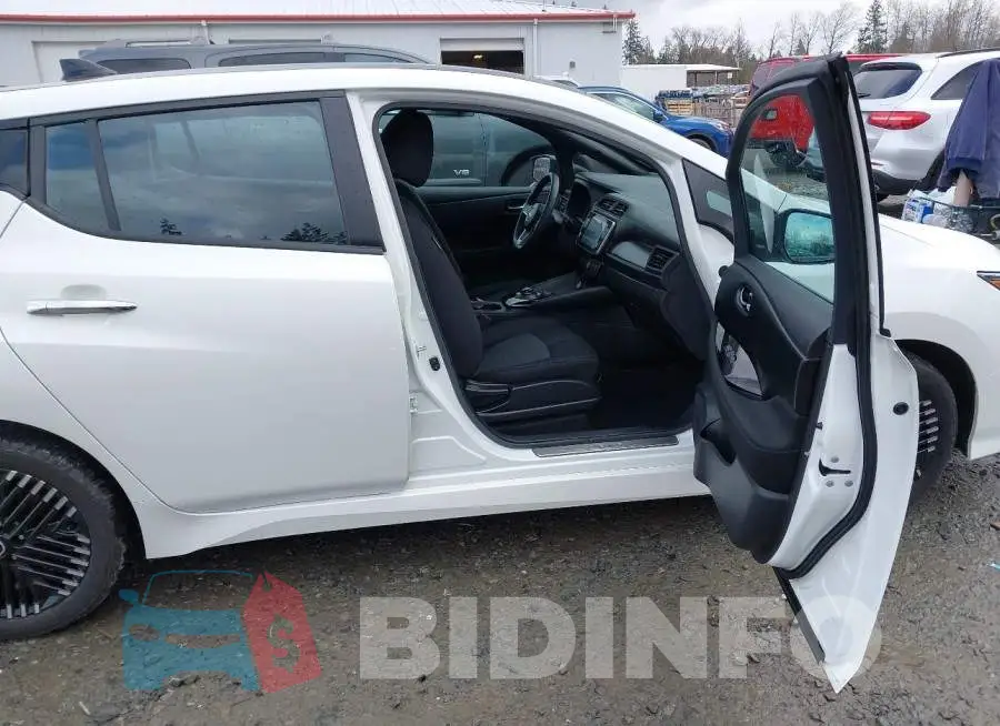 1N4CZ1CV1RC551815 Photo# 5