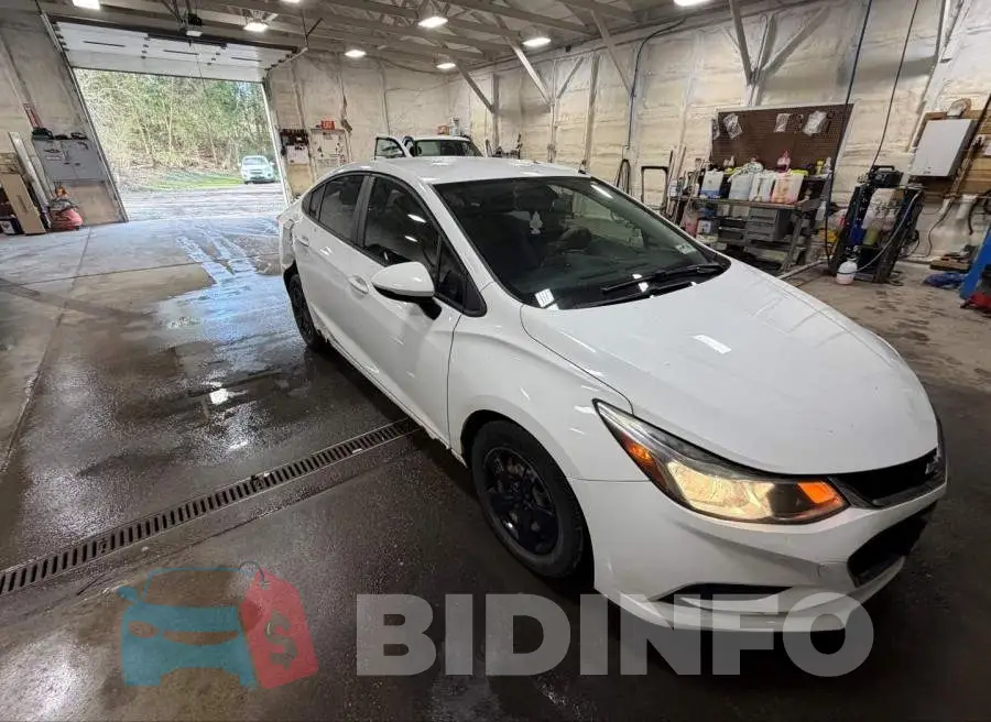 1G1BC5SM2J7143532 Photo# 1
