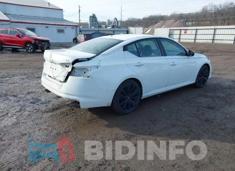 1N4BL4CV9KC180892 Photo# 4