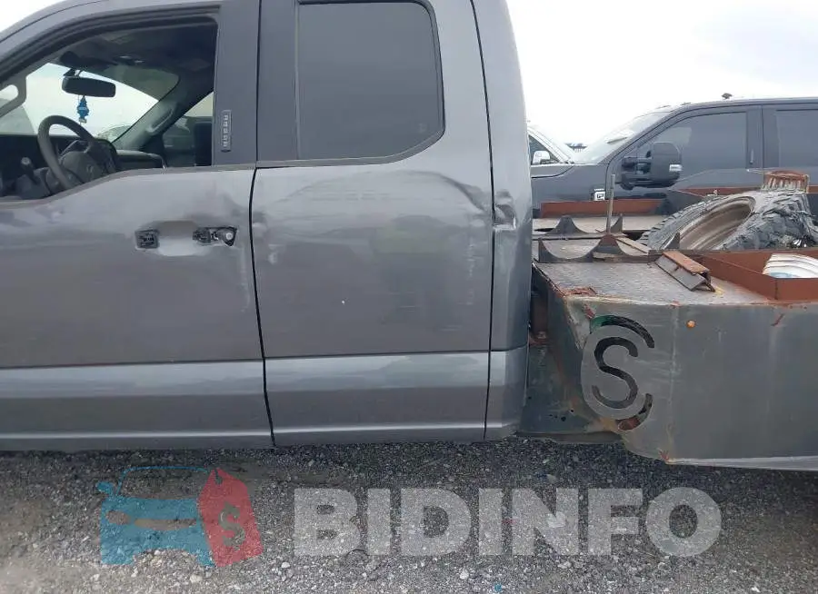 1FT8X3DN9PEC55829 Photo# 16