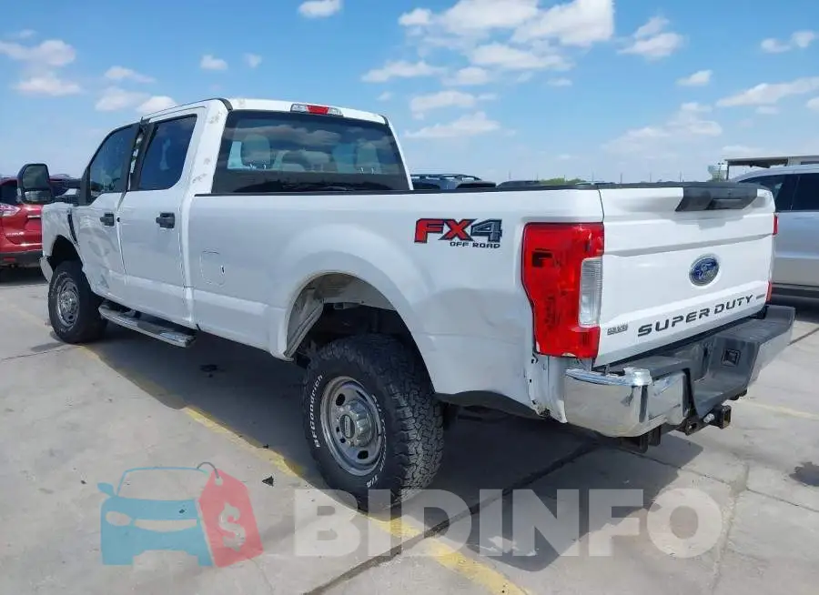 1FT7W2B60JEB73614 Photo# 3