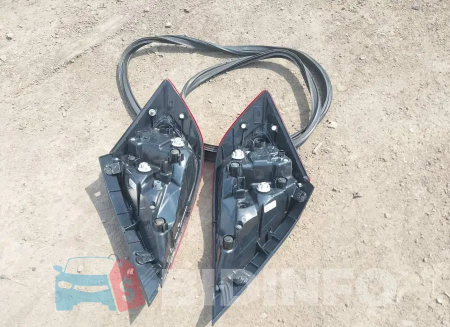 19XFC1F35LE210145 Photo# 12