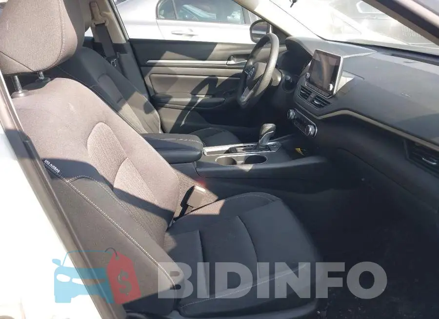1N4BL4DV0NN322649 Photo# 5
