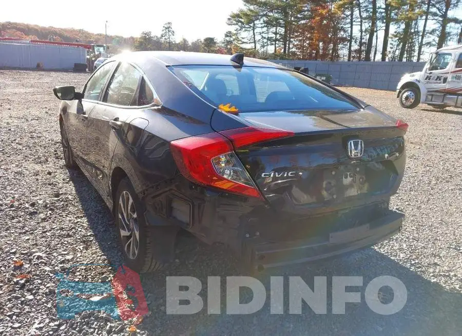 2HGFC2F75JH587439 Photo# 3