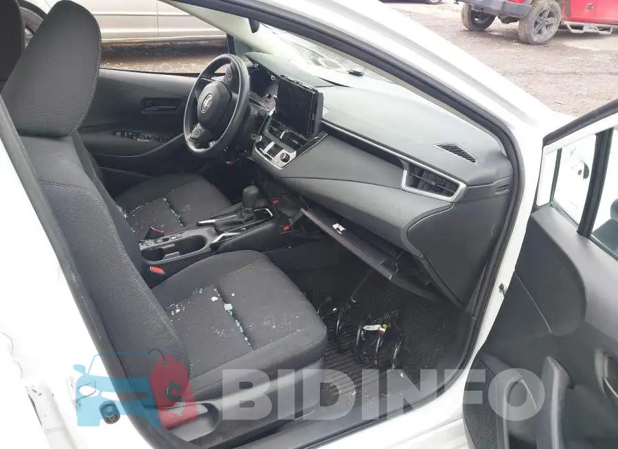 5YFB4MDE3RP112742 Photo# 5
