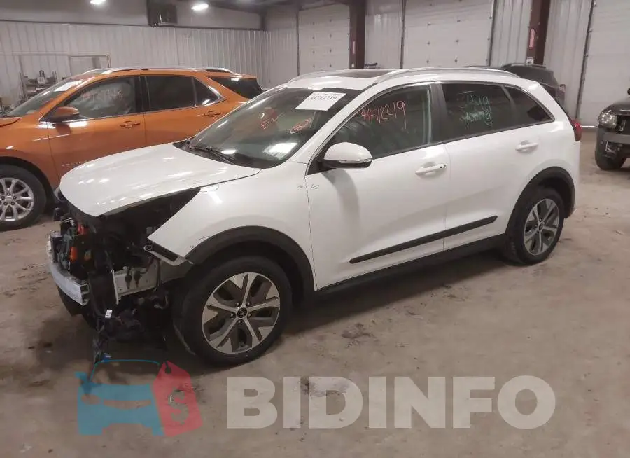 KNDCE3LG5N5138104 Photo# 2
