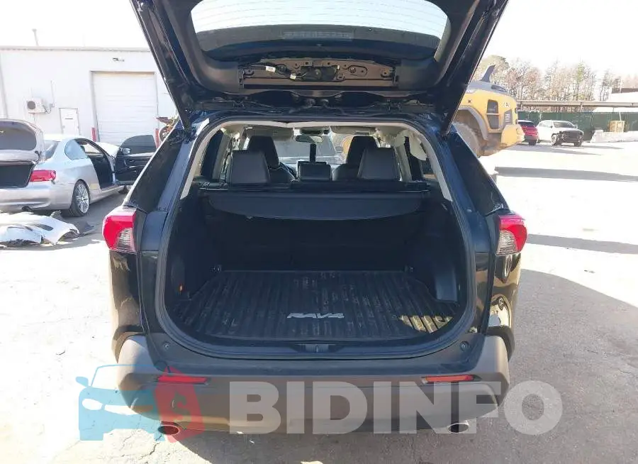 2T3A1RFV1MC168144 Photo# 17