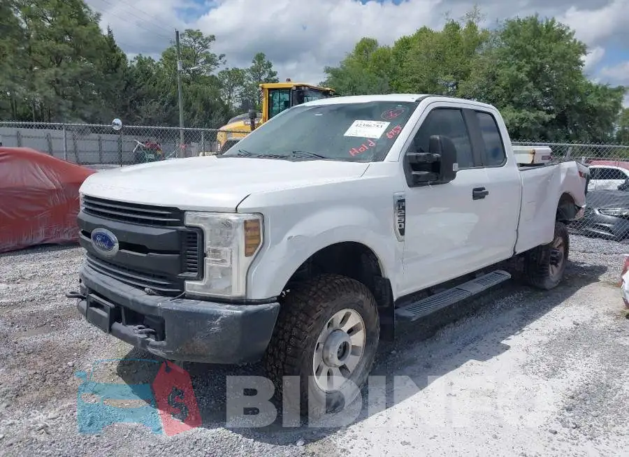 1FT7X2B68JEC68645 Photo# 2