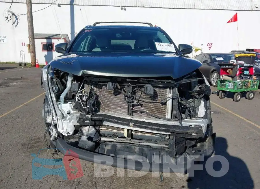5TDJZRFH3JS875910 Photo# 13