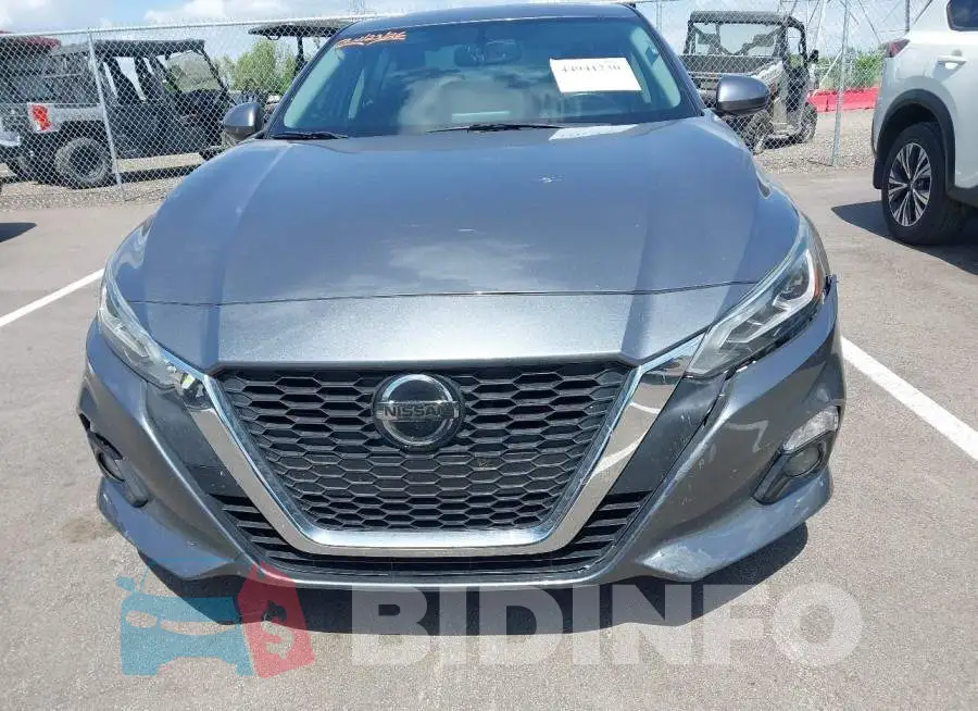 1N4BL4DV3KC126745 Photo# 12