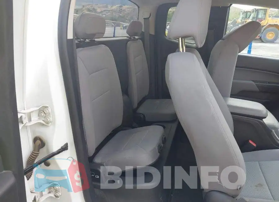 1GCHTBEA4G1308381 Photo# 8