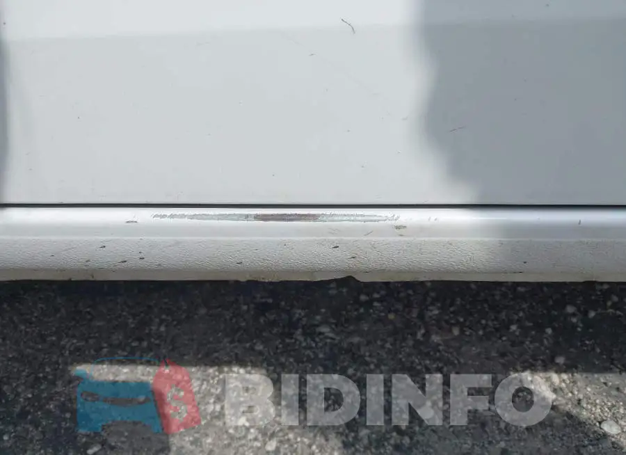 1GCHTBEA4G1308381 Photo# 6
