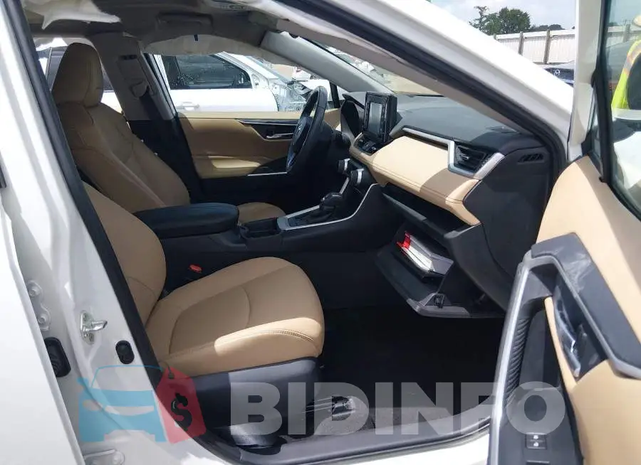 2T3C1RFV2KC018596 Photo# 5