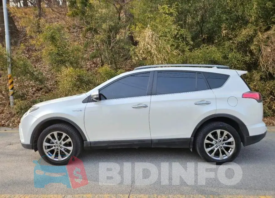 JTMDJREV6HD140436 Photo# 3